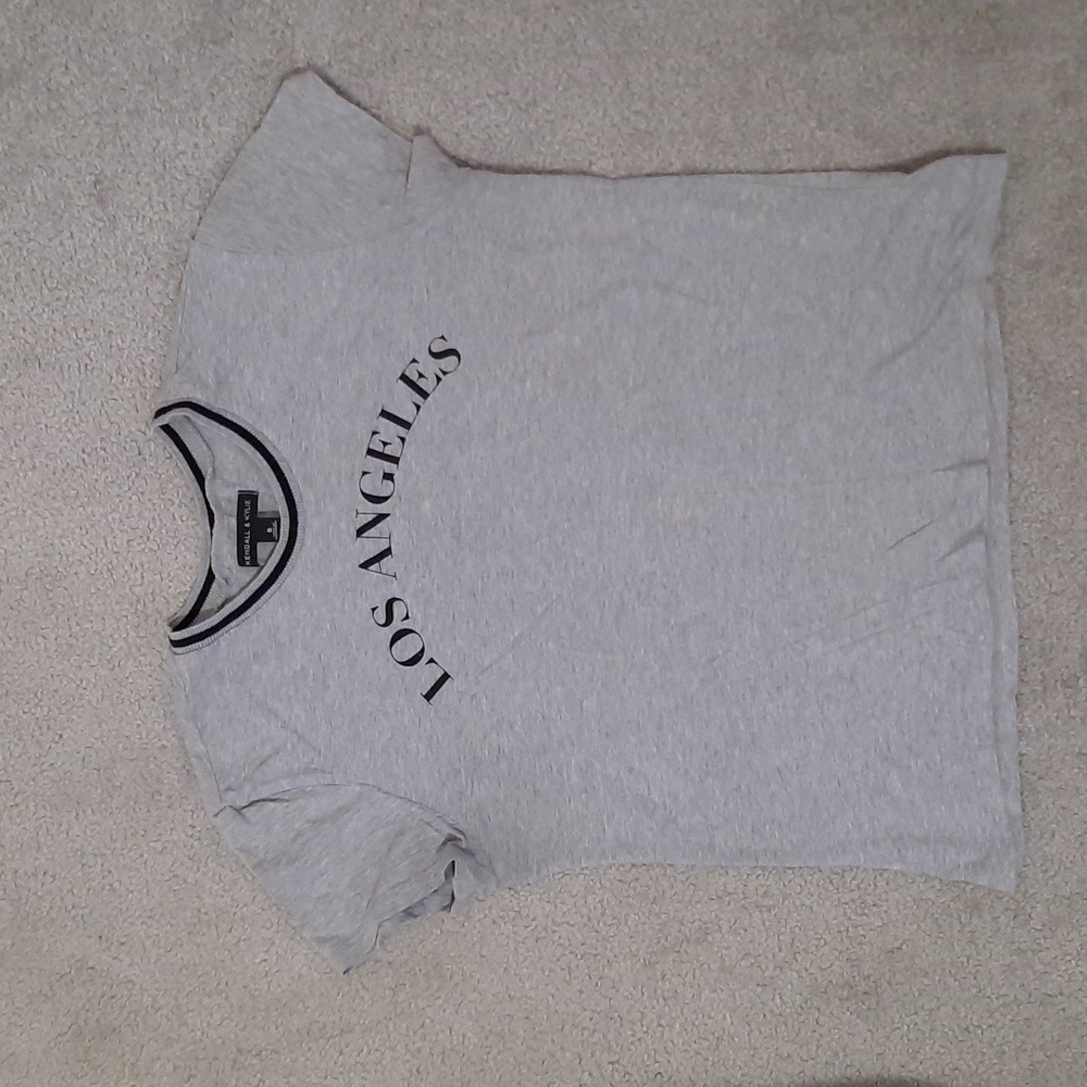 Small Kendall and Kylie grey tee